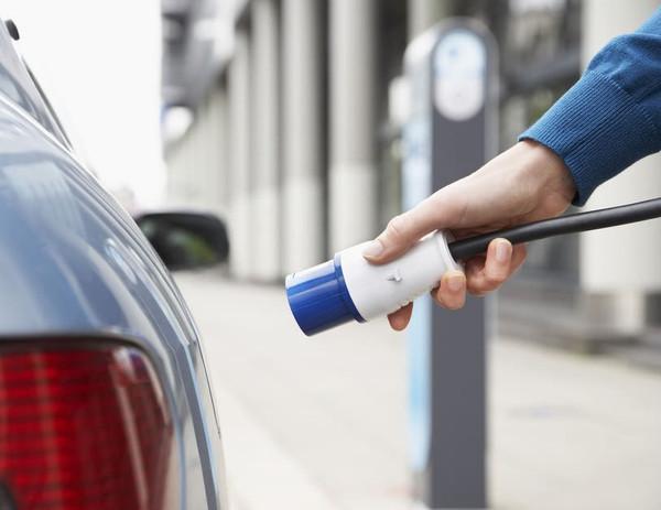 環保型新能源汽車充電樁-緯亞新能源